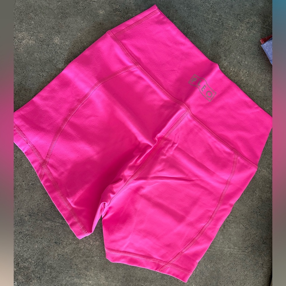 Fleo Neon Pink True High Contour